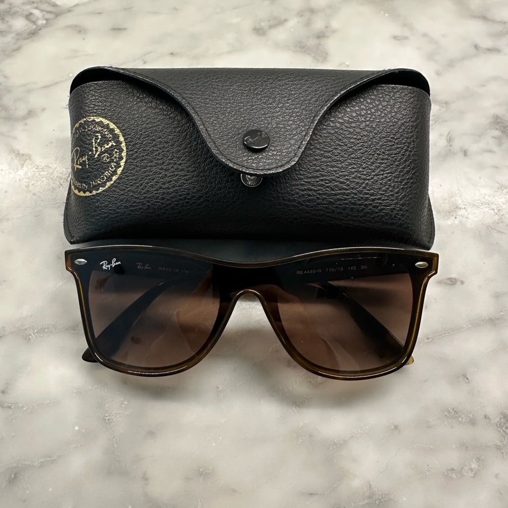 Like new Ray Bans